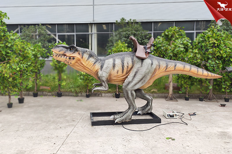 仿真恐龙坐骑，，，，，，，，景区乘坐恐龙