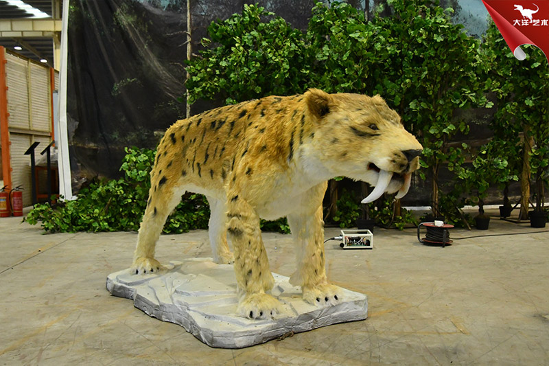 剑齿虎，，，，，，，，仿真动物模型