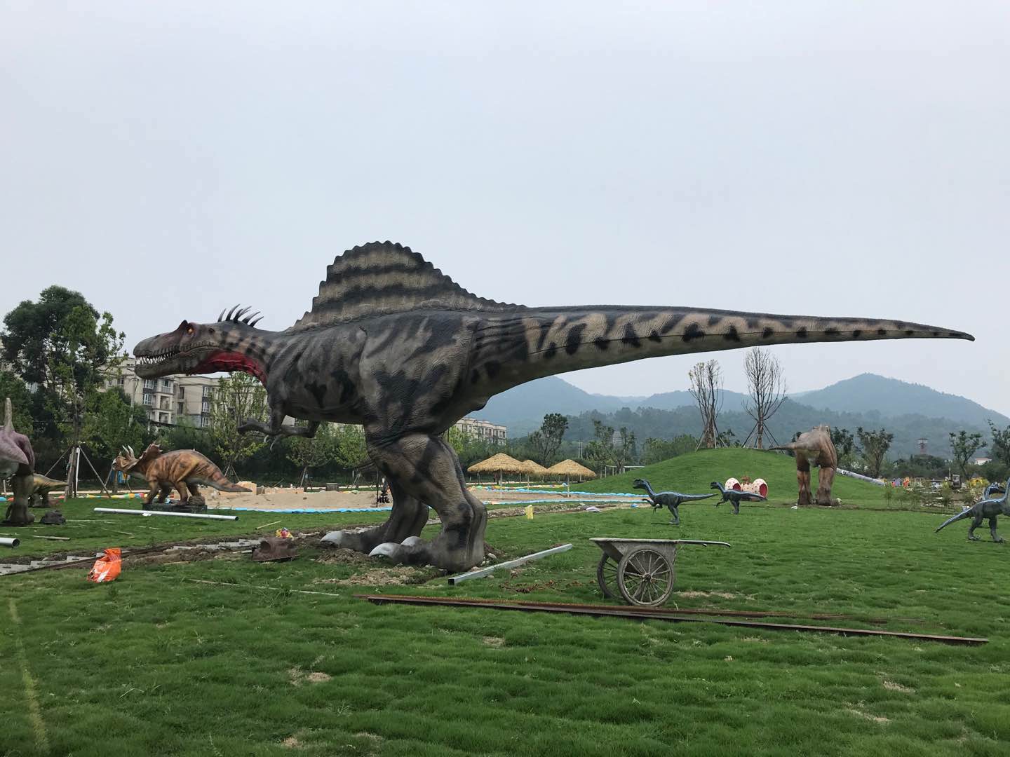 彭州科普展，，，，，，，仿真恐龙和仿真虫豸装置实现